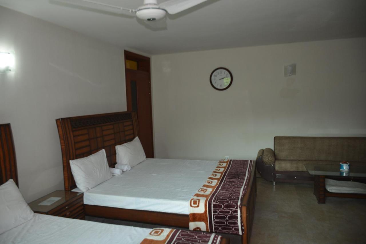 The Travelers Den Hotel Iszlámábád Kültér fotó