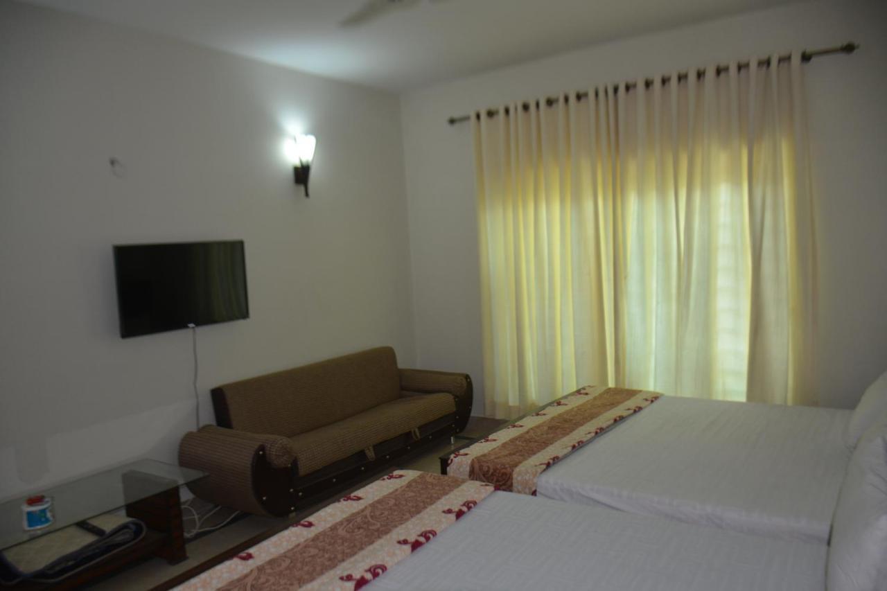 The Travelers Den Hotel Iszlámábád Kültér fotó